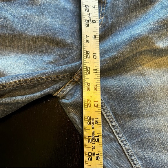 Banana Republic Size 10 Boyfriend Fit Mom Jean Wide Thigh Denim Jean Light wash - Picture 4 of 10